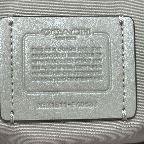 COACH Bay Tote *HTF Color* - Picture 16 of 16